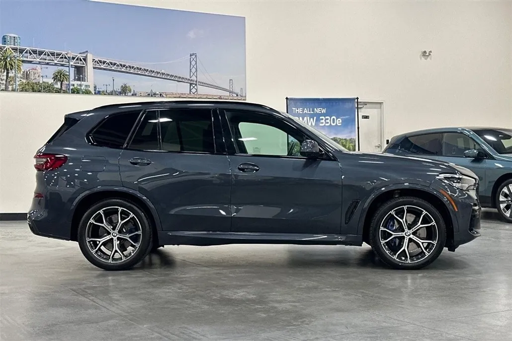 2022 Bmw X5 M50i photo 1