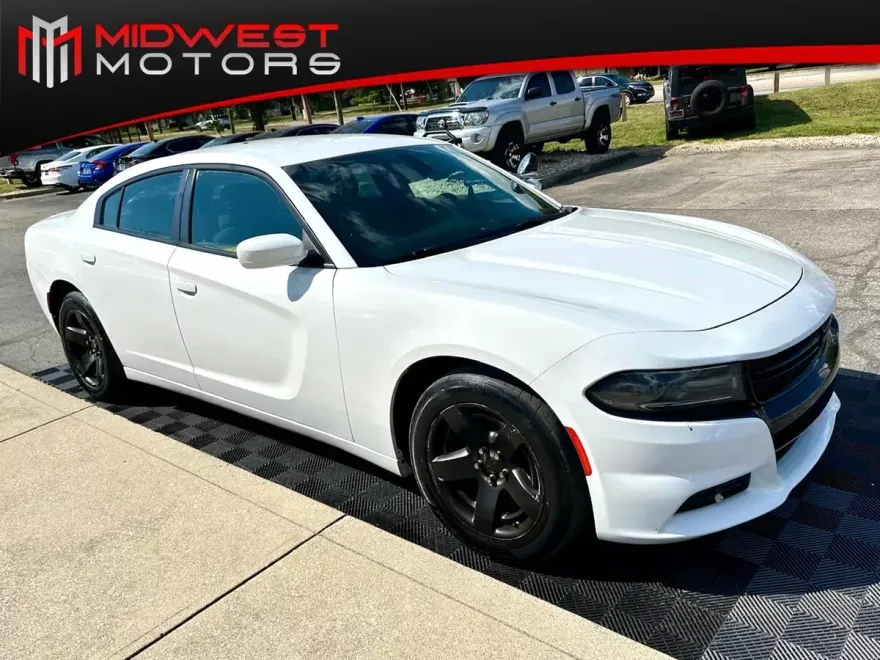 2016 Dodge Charger photo 1