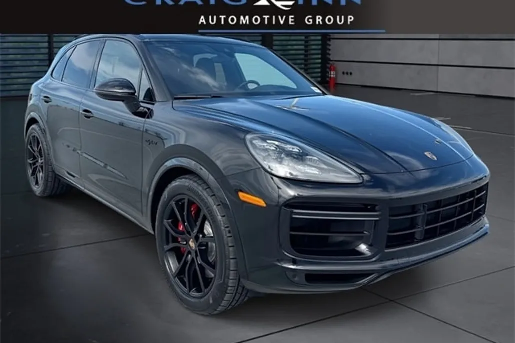 2021 Porsche Cayenne E-Hybrid Turbo S photo 1