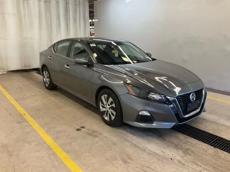 2022 Nissan Altima 2.5 SR photo 1