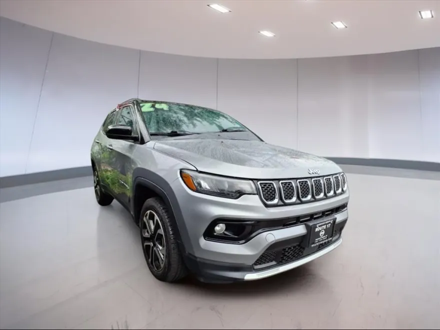 2024 Jeep Compass Limited photo 1