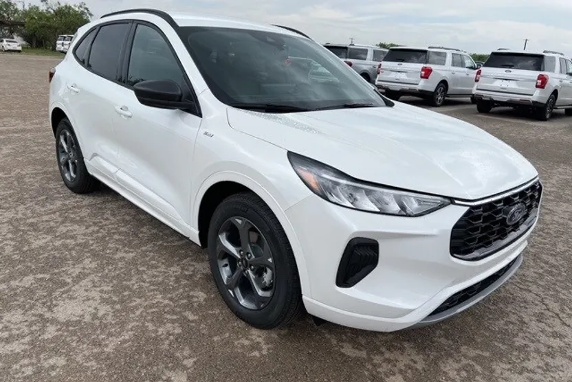 2024 Ford Escape ST-Line photo 1
