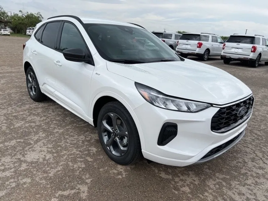 2024 Ford Escape ST-Line photo 1