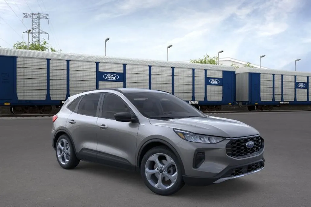 2025 Ford Escape ST-Line photo 1