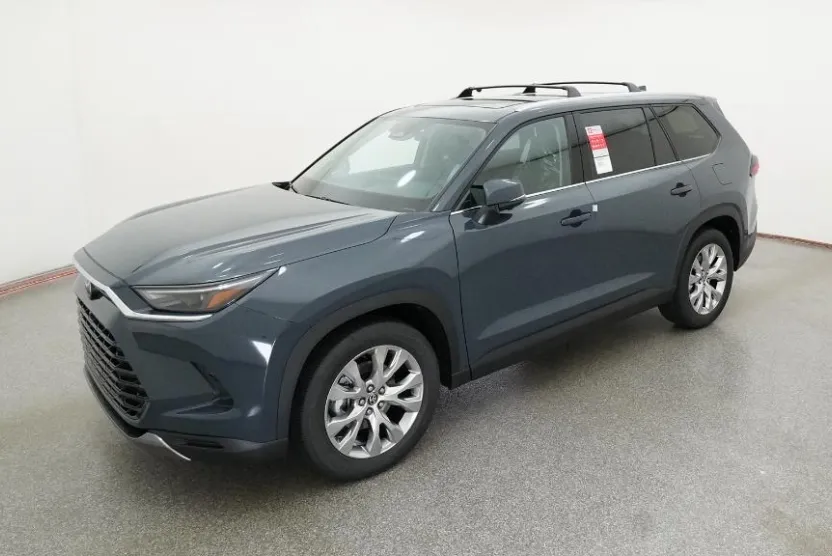 2026 Toyota Highlander Hybrid Limited photo 1