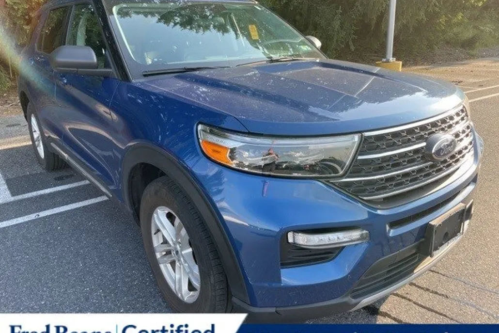 2022 Ford Explorer XLT photo 1