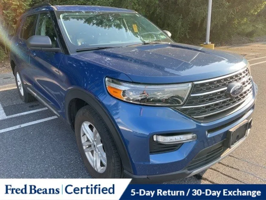 2022 Ford Explorer XLT photo 1