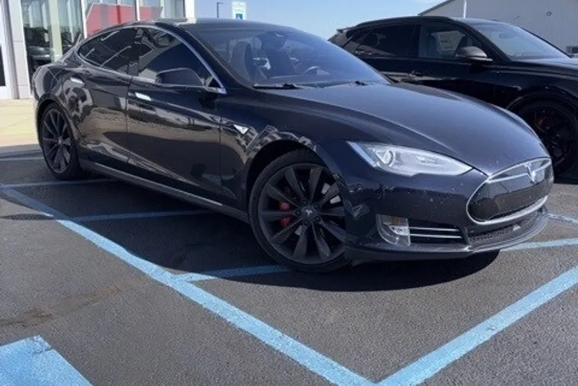 2015 Tesla Model S P85D photo 1