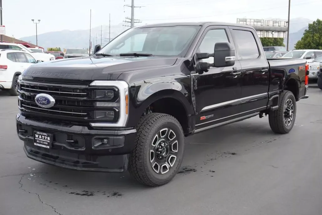 2025 Ford F-350 Platinum photo 1
