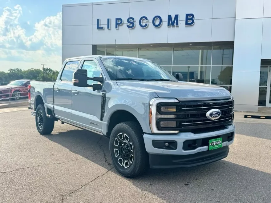 2026 Ford F-250 Platinum photo 1