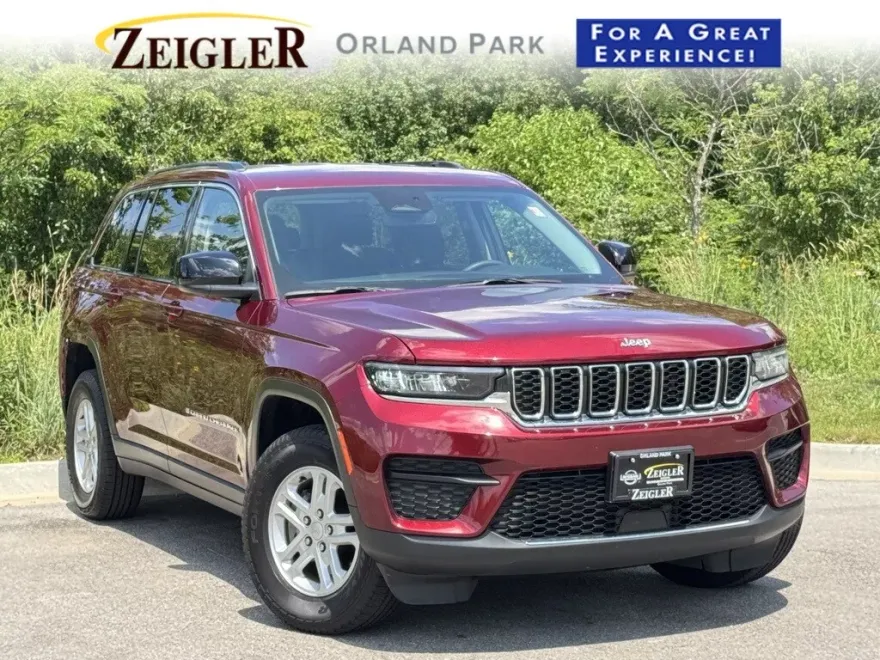 2023 Jeep Grand Cherokee Laredo photo 1