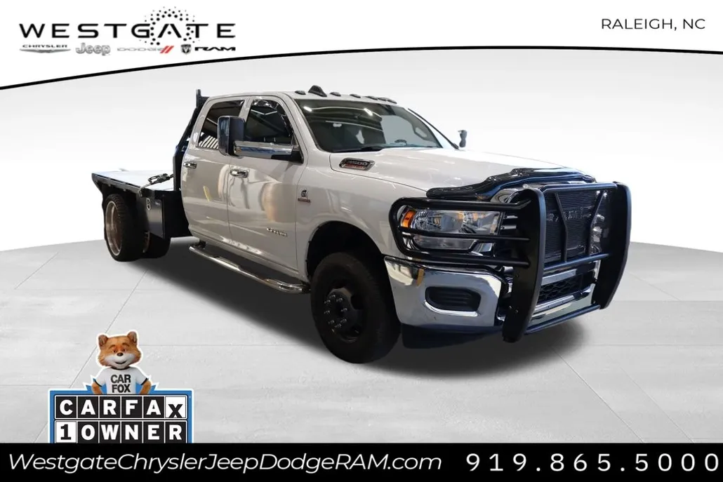2022 Ram 3500 Tradesman photo 1
