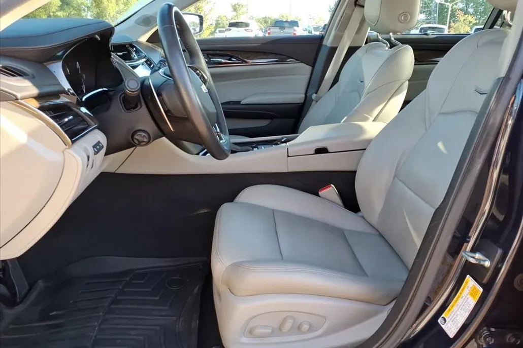 2018 Cadillac CTS Sedan Premium Luxury photo 1