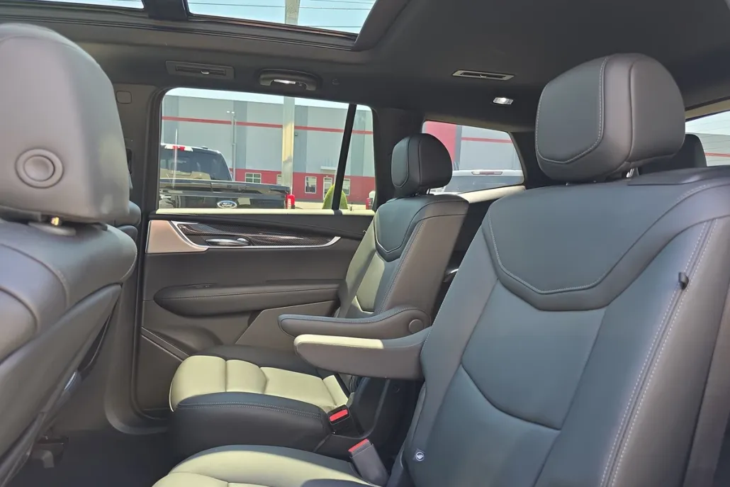 2023 Cadillac XT6 Sport photo 1