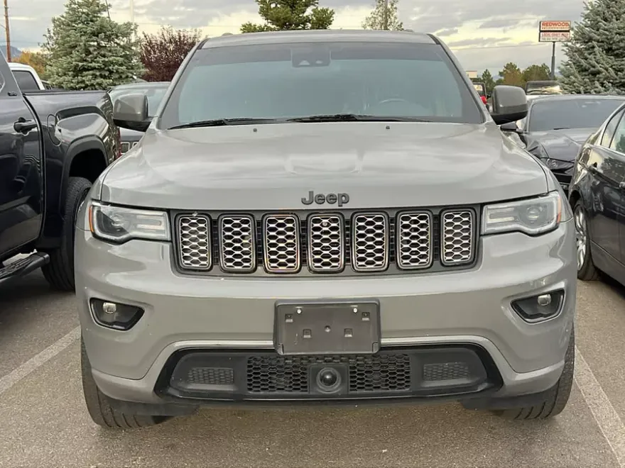 2021 Jeep Grand Cherokee Laredo X photo 1