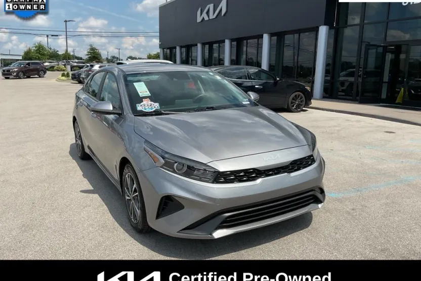 2024 Kia Forte LXS photo 1