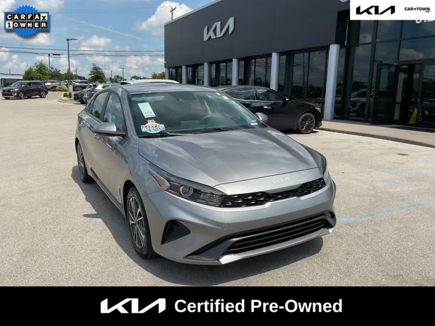 2024 Kia Forte LXS photo 1