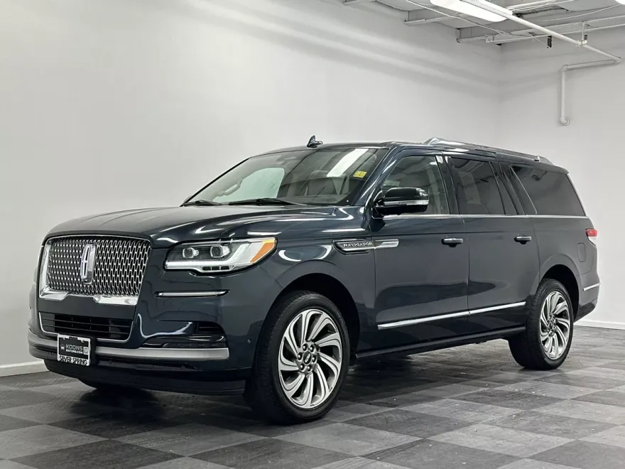 2022 Lincoln Navigator L Reserve photo 1