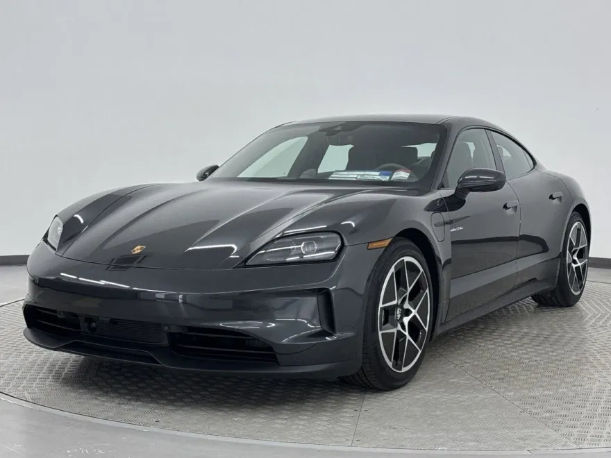 2025 Porsche Taycan photo 1