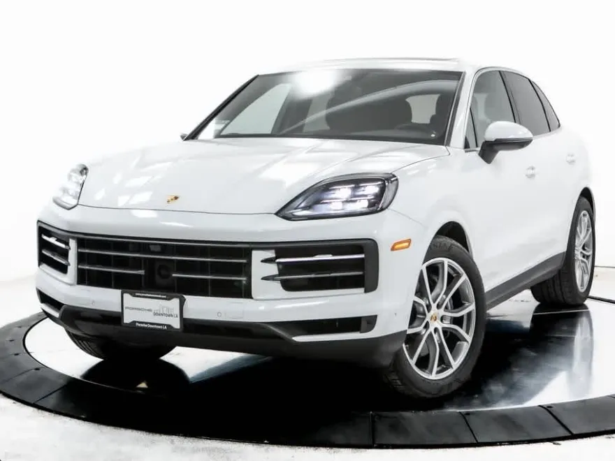 2024 Porsche Cayenne Base photo 1