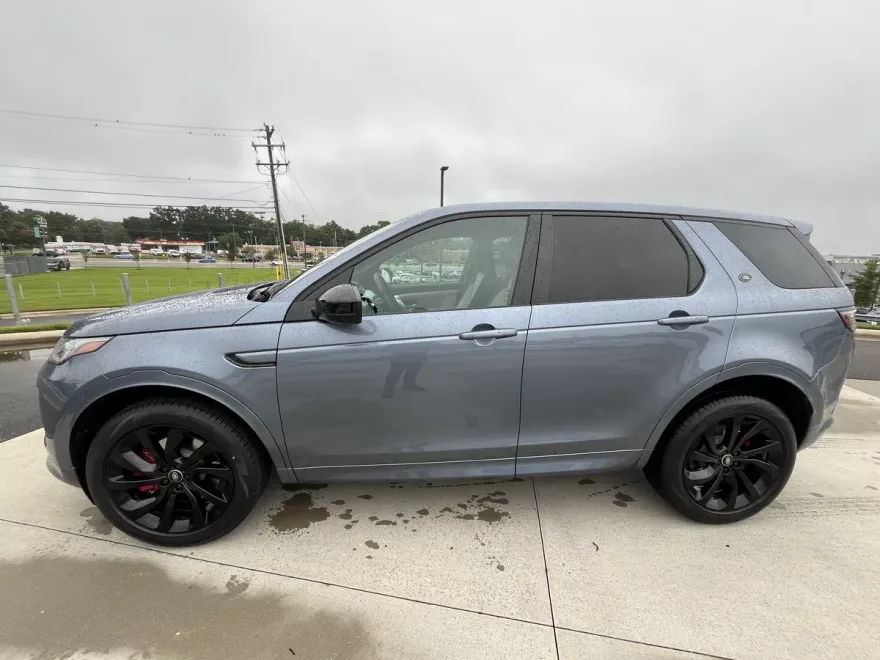 2023 Land Rover Discovery Sport SE R-Dynamic photo 1