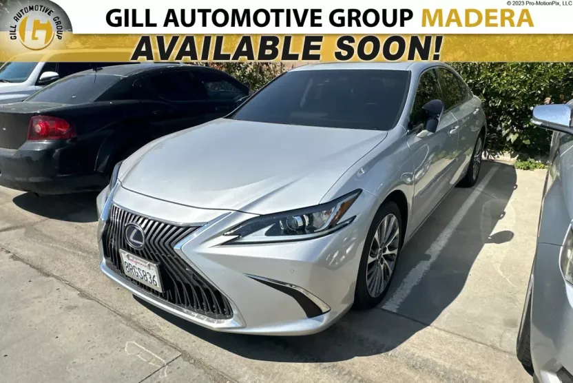 2020 Lexus ES 300h photo 1