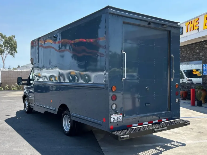 2021 Ford Transit XL Cutaway Van photo 1