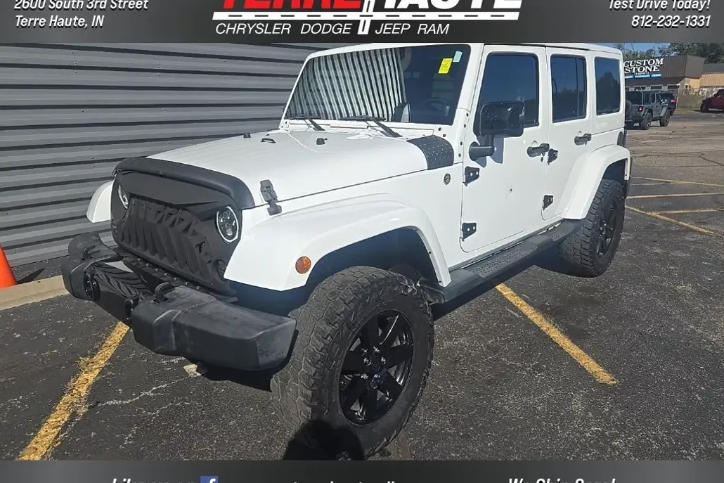 2014 Jeep Wrangler Unlimited Sahara photo 1