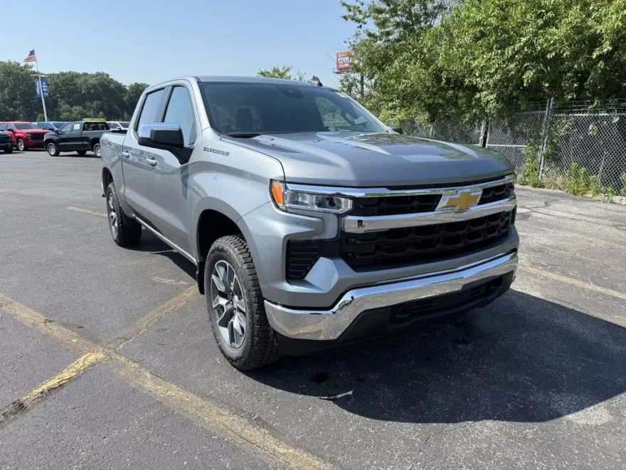 2025 Chevrolet Silverado 1500 LT photo 1