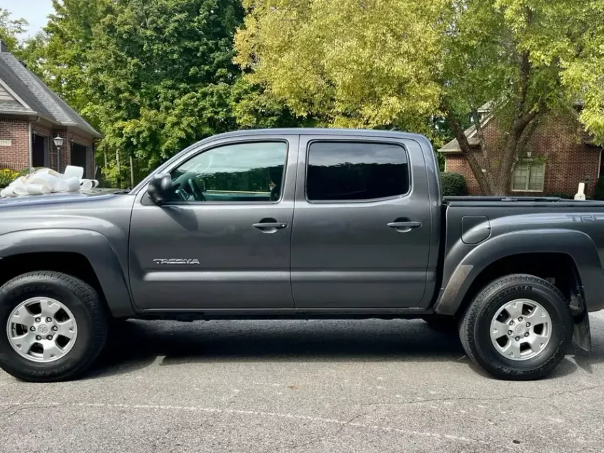 2012 Toyota Tacoma Double Cab PreRunner photo 2