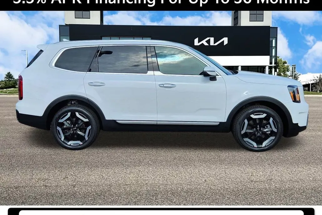 2025 Kia Telluride S photo 1