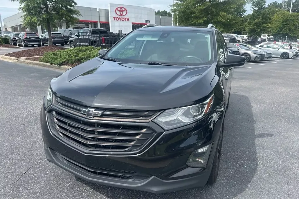 2020 Chevrolet Equinox LT photo 1