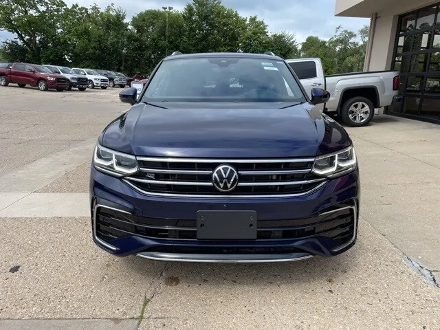 2022 Volkswagen Tiguan SEL Premium R-Line photo 1