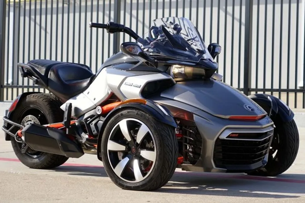 2015 Can Am Spyder photo 1