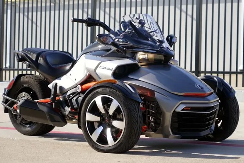 2015 Can Am Spyder photo 1