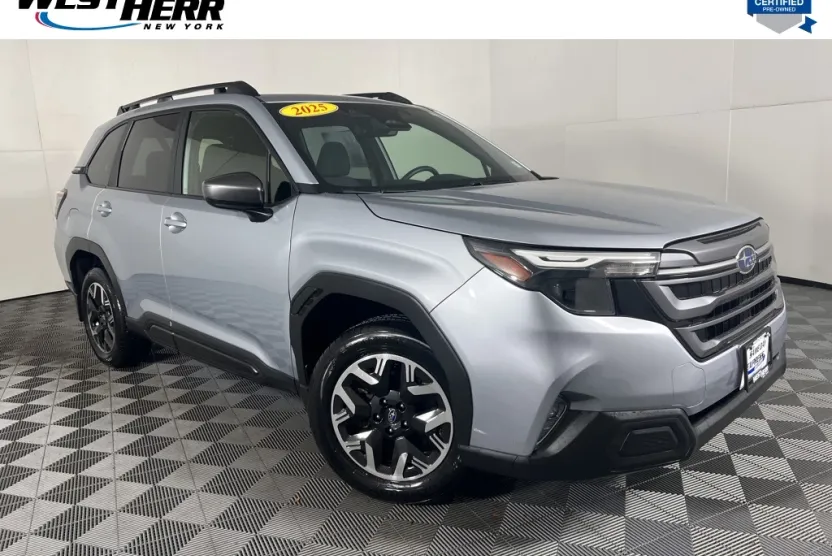 2025 Subaru Forester Premium photo 1