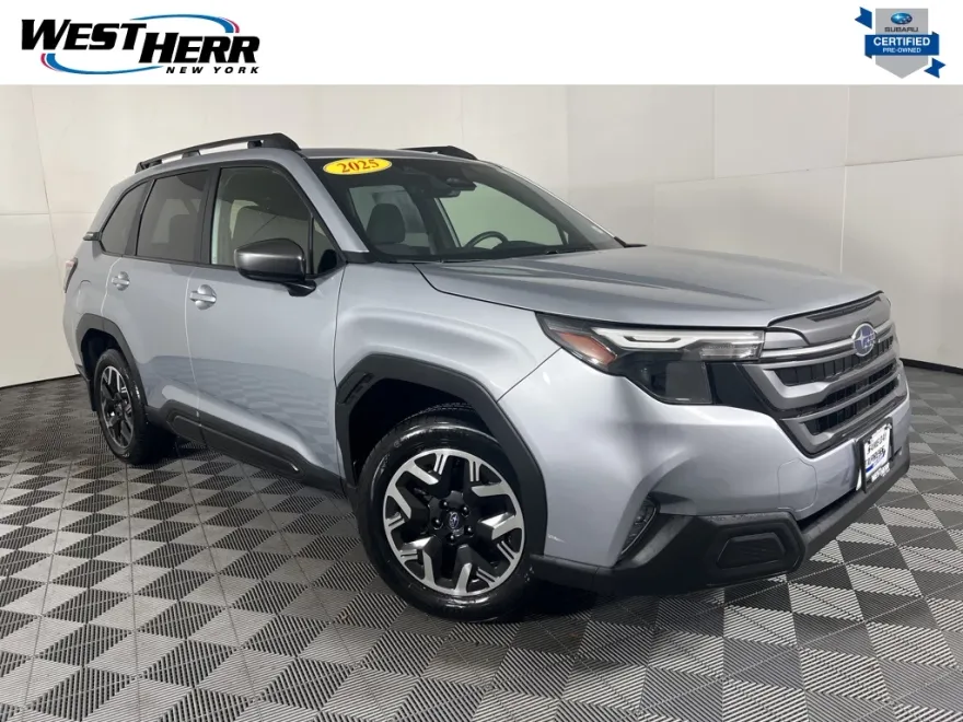 2025 Subaru Forester Premium photo 1