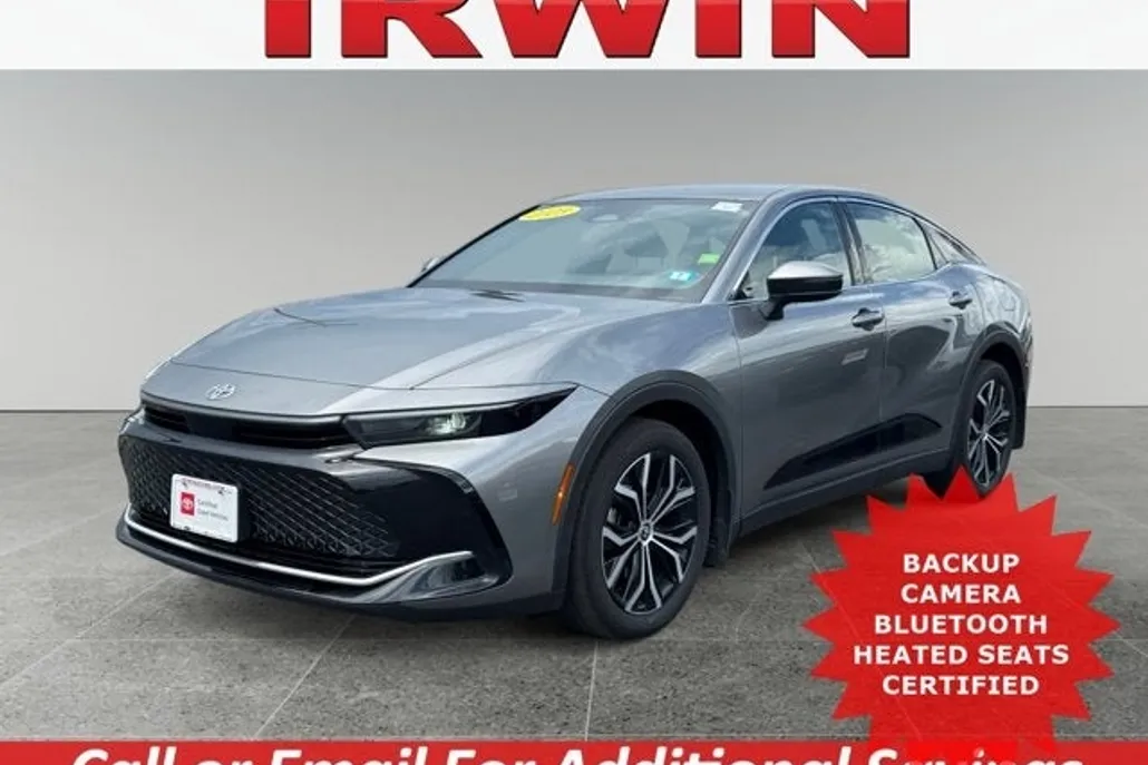 2023 Toyota Crown XLE photo 1