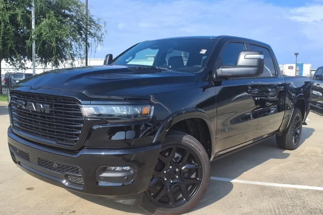 2025 Ram 1500 Laramie photo 1