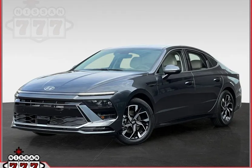 2024 Hyundai Sonata SEL photo 1