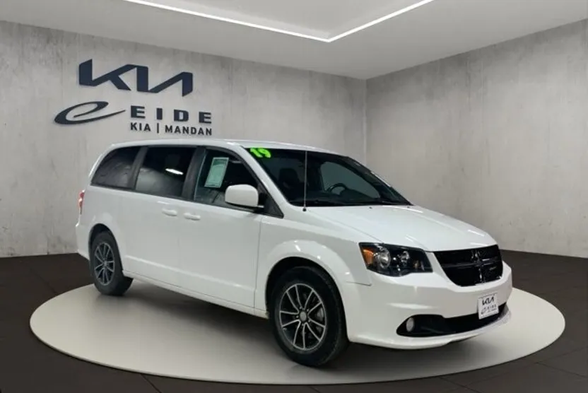 2019 Dodge Grand Caravan SE Plus photo 1