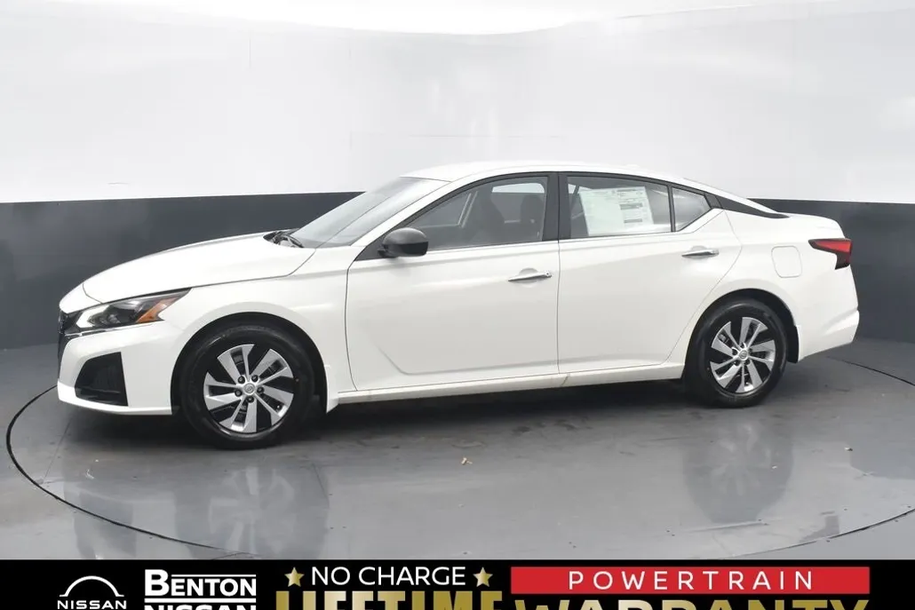 2025 Nissan Altima S photo 1