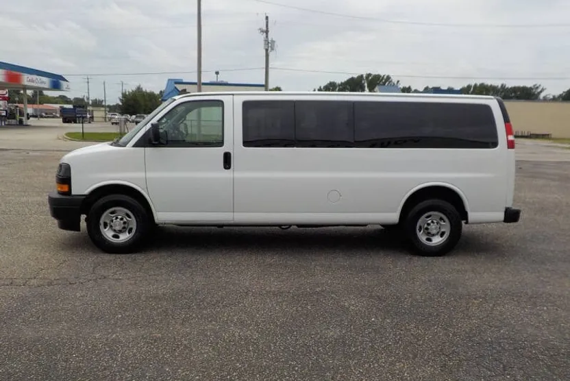 2019 Chevrolet Express LS 3500 photo 1