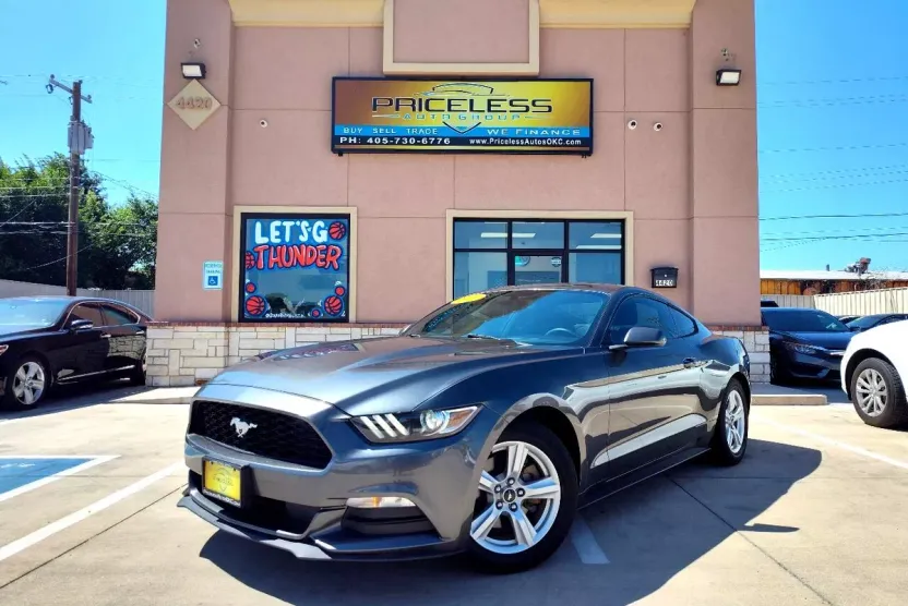 2017 Ford Mustang V6 Premium photo 1