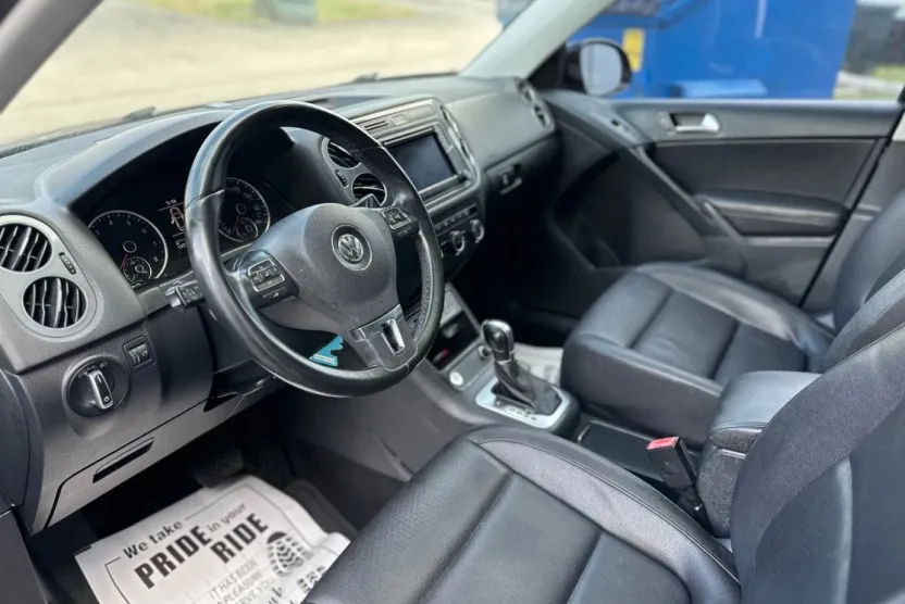 2017 Volkswagen Tiguan Wolfsburg Edition Sport photo 1