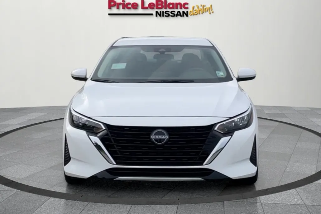 2025 Nissan Sentra SV photo 1