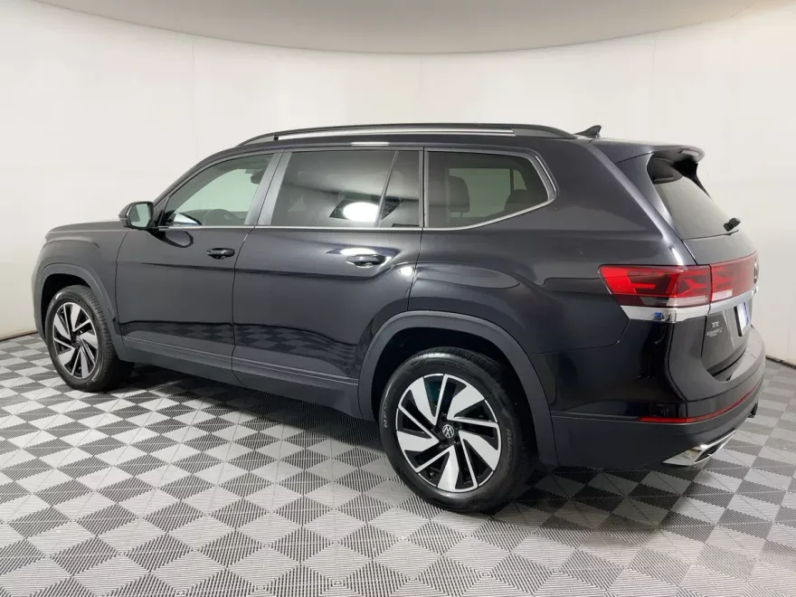 2024 Volkswagen Atlas SE Technology photo 1