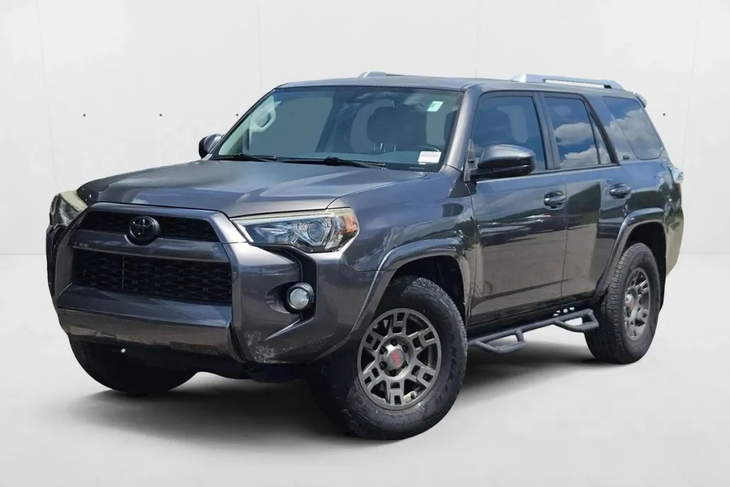 2016 Toyota 4Runner SR5 photo 1