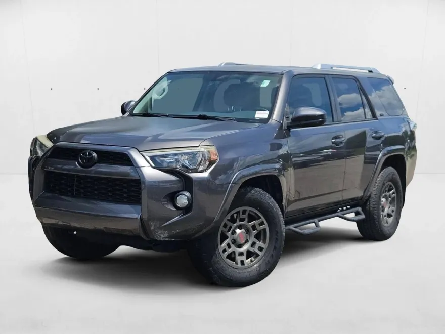 2016 Toyota 4Runner SR5 photo 1