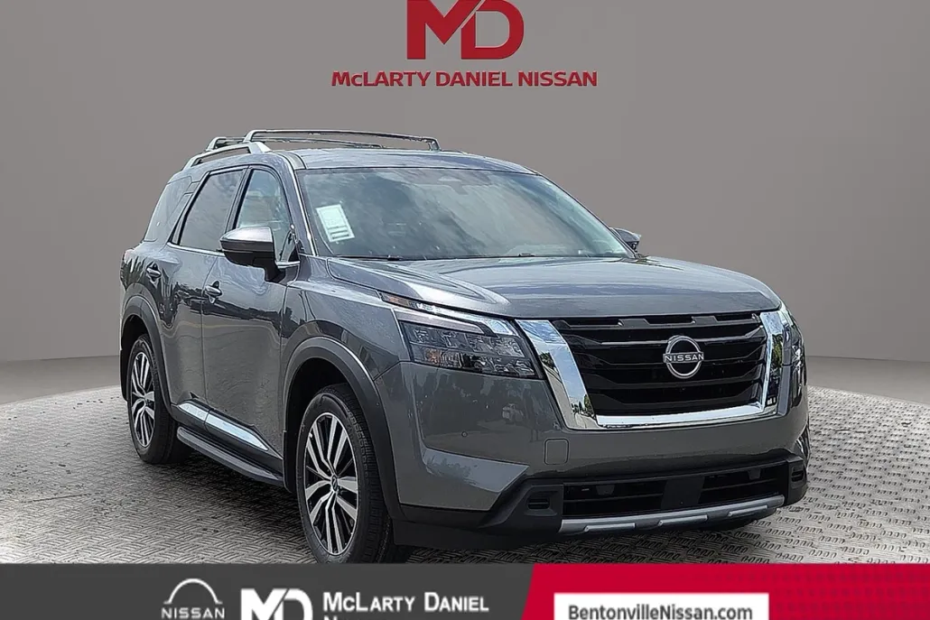 2025 Nissan Pathfinder Platinum photo 1